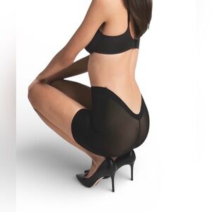 SKIMS Sheer Sculpt Onyx Low Back Short Small NWT